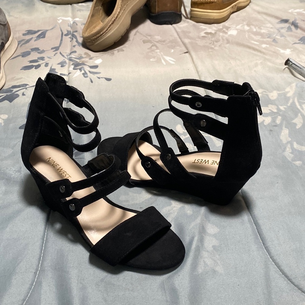 Barely worn knack sandals